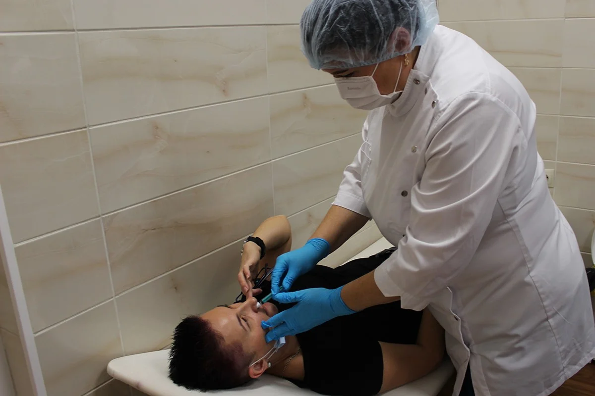  В течение пяти дней интраназальным способом от коронавируса вакцинировано почти двести человек