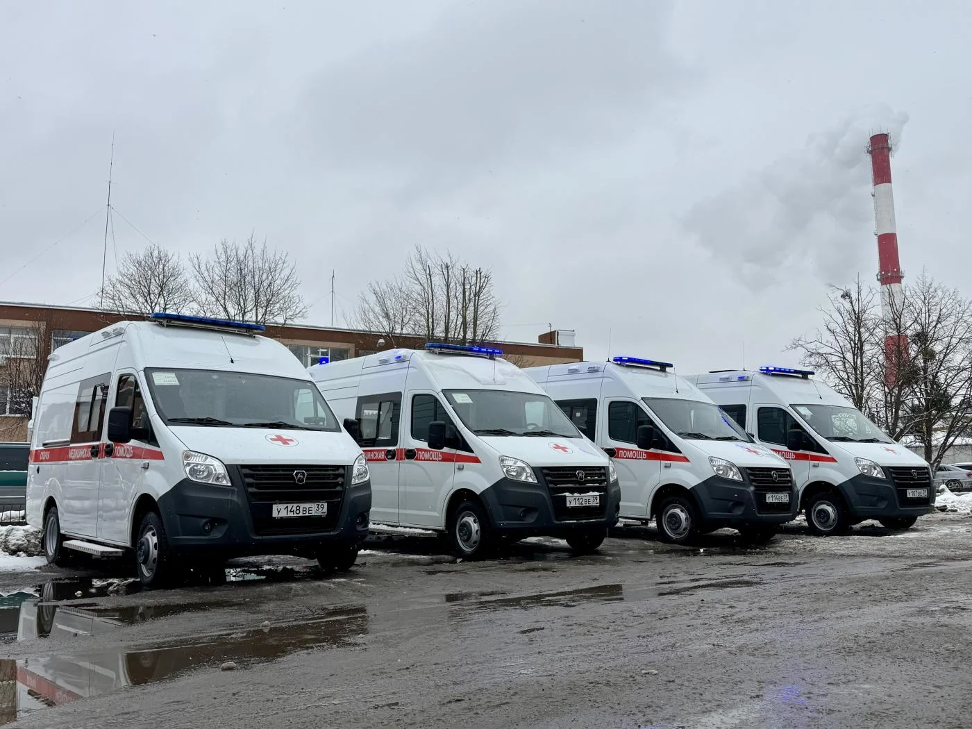Алексей Беспрозванных: Парк санитарного автотранспорта региона пополнился десятью машинами скорой помощи