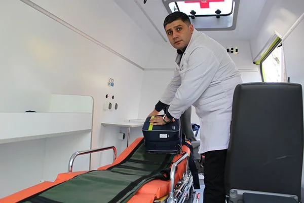 Сотрудник медицинской помощи Сотрудник медицинской помощи