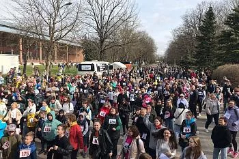 Десять тысяч шагов в Южном парке прошли более тысячи трехсот жителей региона Десять тысяч шагов в Южном парке прошли более тысячи трехсот жителей региона